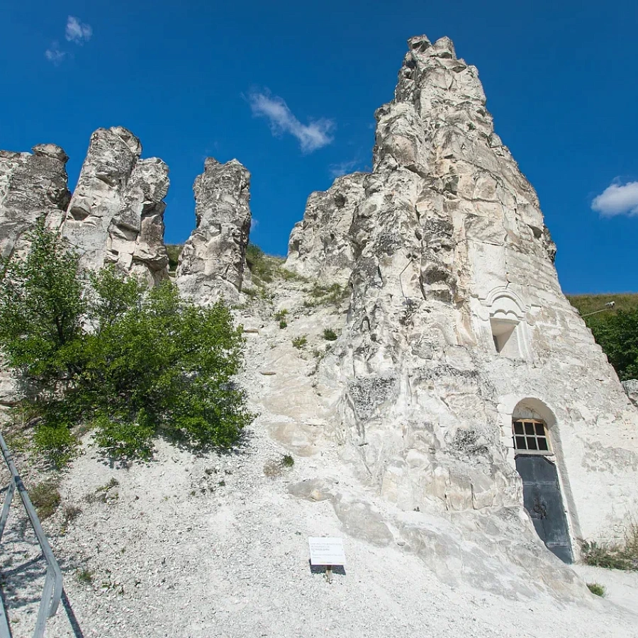 Природный, архитектурно-археологический музей-заповедник «Дивногорье». 