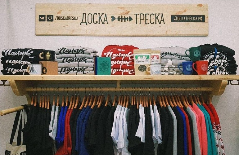 Бренд одежды и аксессуаров «Доска Треска». 