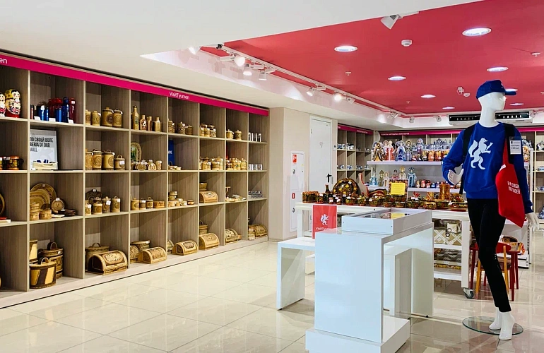 Магазин подарков в ЦУМе. 