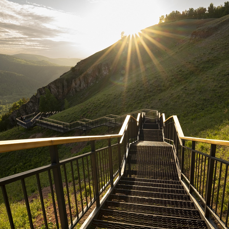 Лестница на Торгашинский хребет. 