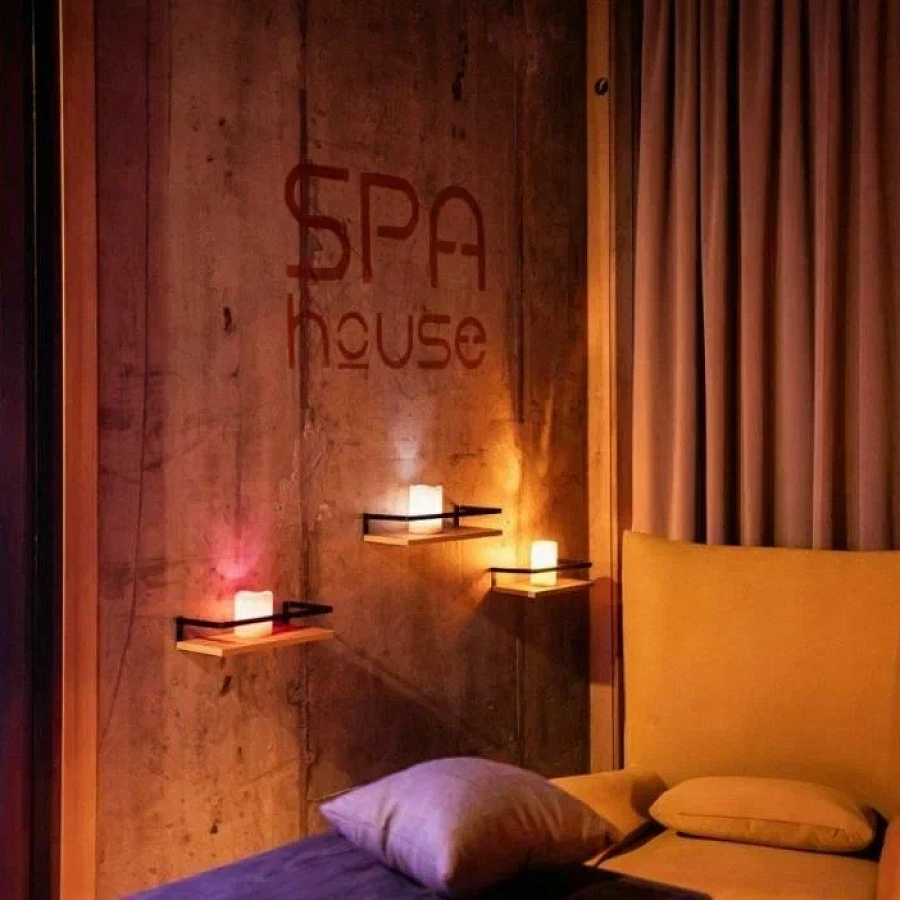 Spa House. 